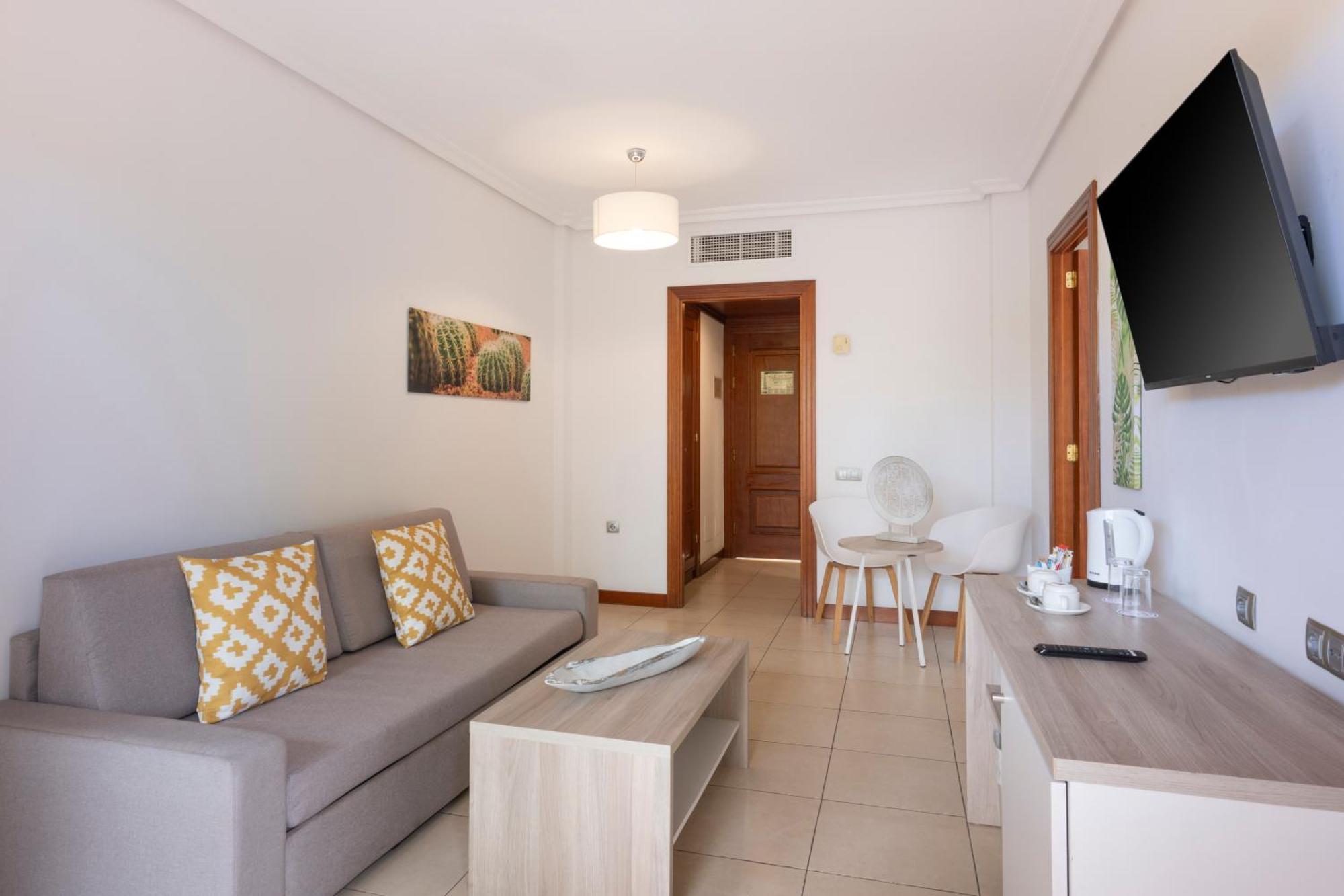 Landmar Costa Los Gigantes Family Resort Puerto de Santiago  Esterno foto