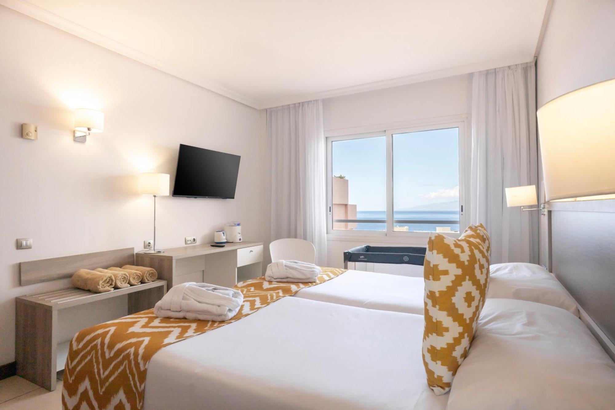 Landmar Costa Los Gigantes Family Resort Puerto de Santiago  Esterno foto