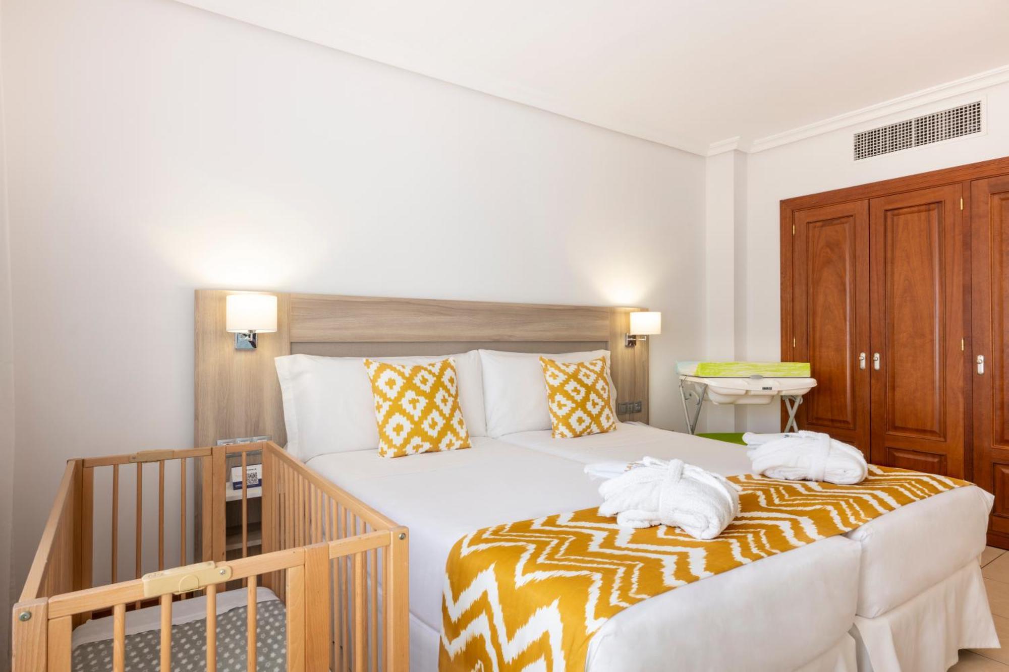 Landmar Costa Los Gigantes Family Resort Puerto de Santiago  Esterno foto